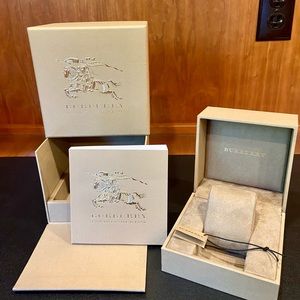 COPY - Burberry watch box with logo embossed